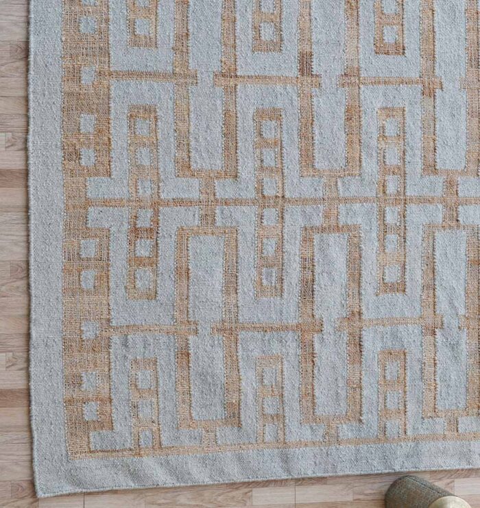Luxury carpet and rugs collection in Dubai, including modern rugs, tufted rugs, silk carpets, and traditional rugs for living rooms and bedrooms.
