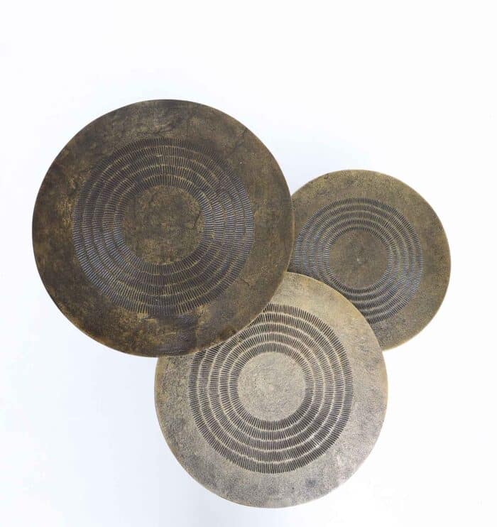 ⁦Set of 3 Modern Nesting Side Tables – Antique Brass Finish with Black Iron Base GH-070⁩ - الصورة ⁦4⁩