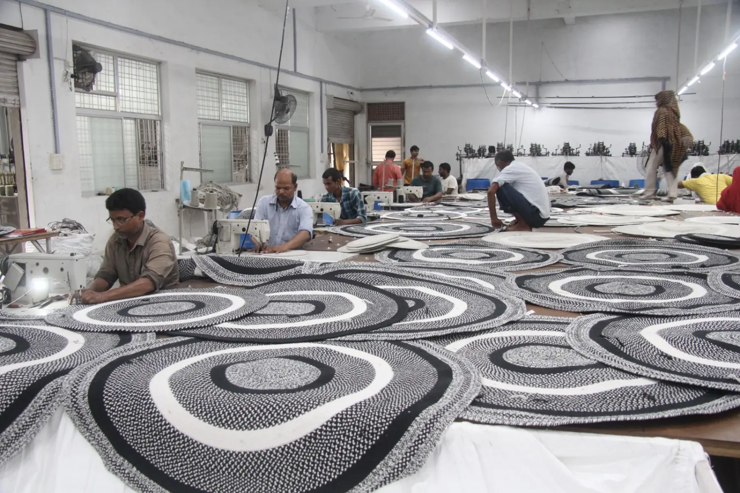 Ramsha Home is the best place to buy rugs in bulk in the UAE